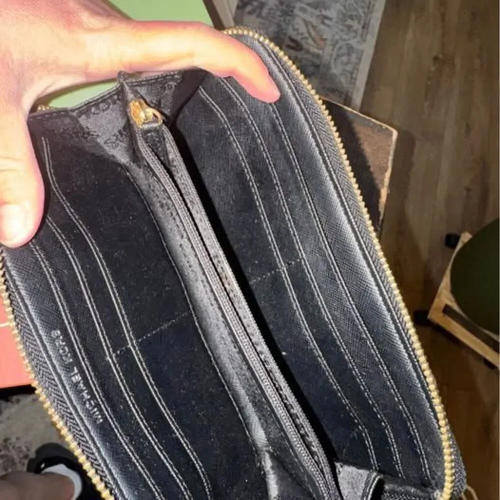 Michael Kors Zip-Around Wallet